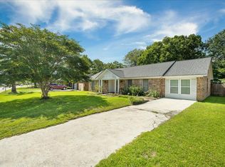 202 Longleaf Rd, Summerville, SC 29486
