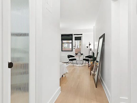 3rd image of 315 E 65th St APT 1B