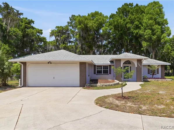 7961 W Riverbend Rd, Crystal River, FL 34428