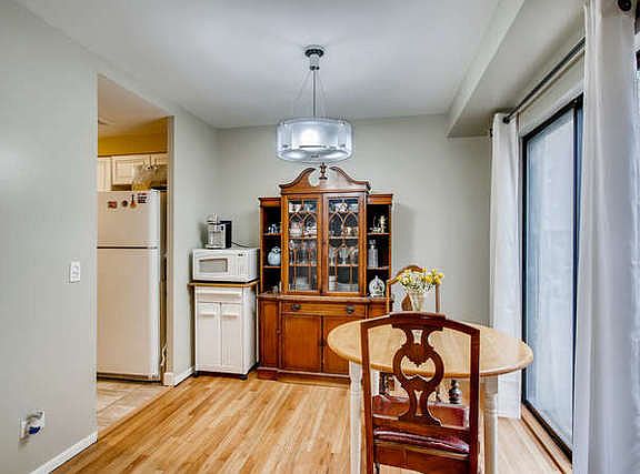 4th image of 1801 W Touhy Ave Unit A