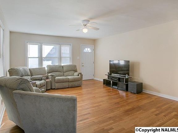 5th image of 609 Jordan Ln NW