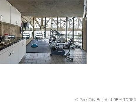 3rd image of 1485 Empire Ave #408