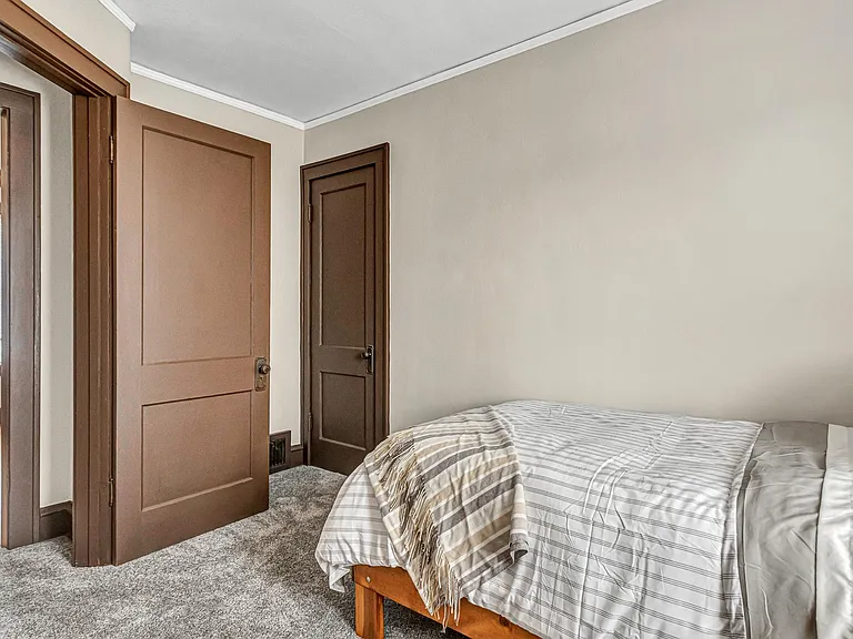 817 Bell Ave #UPSTAIRS — Photo 12