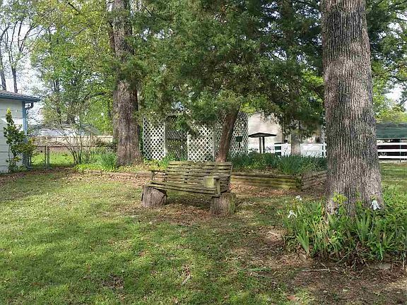 3rd image of 115 E Avenue G