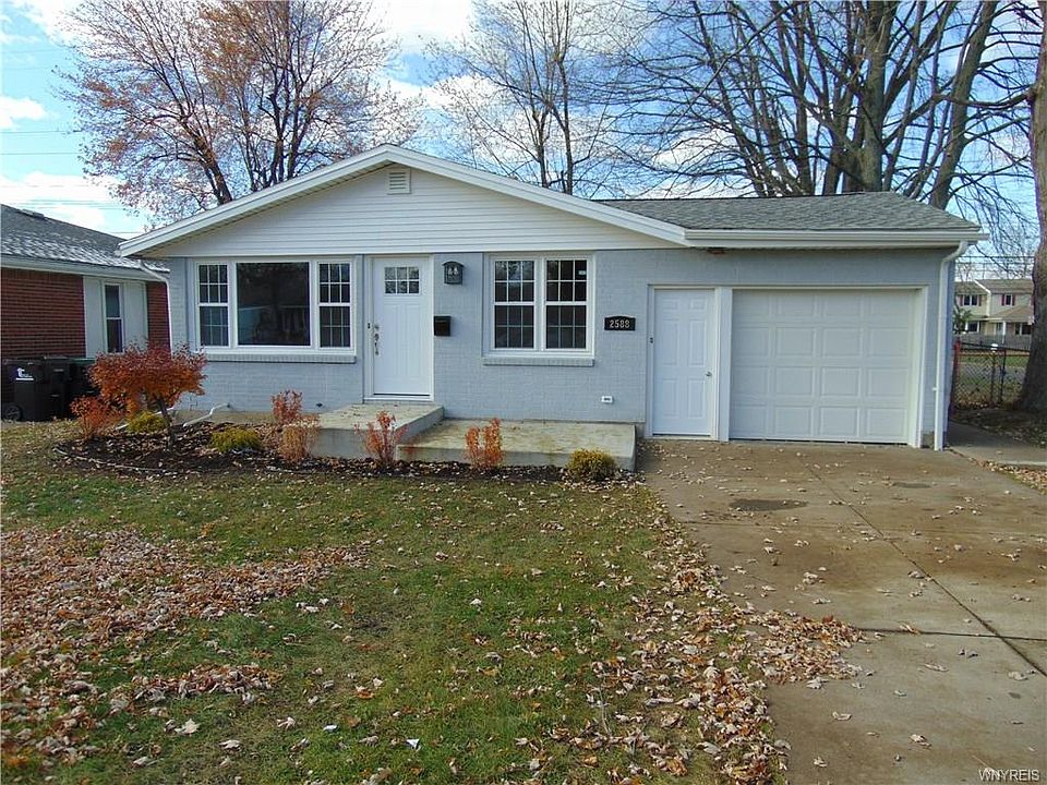 1st image of 2588 Parker Blvd