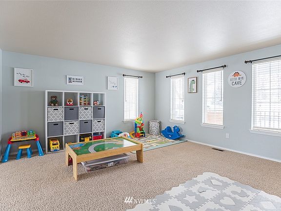 5th image of 121 E Belair Dr