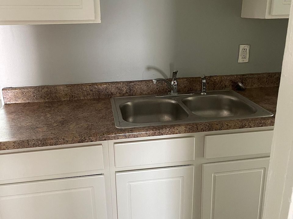 1st image of 7605 Vineyard Ave #2