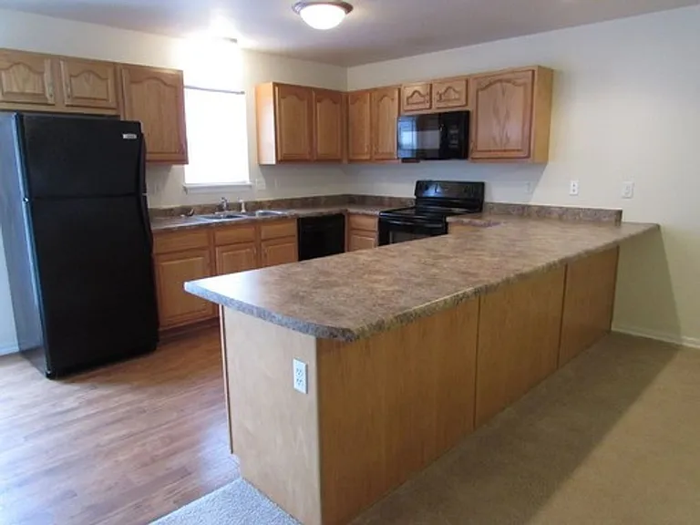 118 Andrews Dr — Photo 6