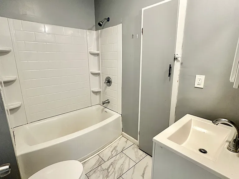 26 Townsend Ave — Photo 17