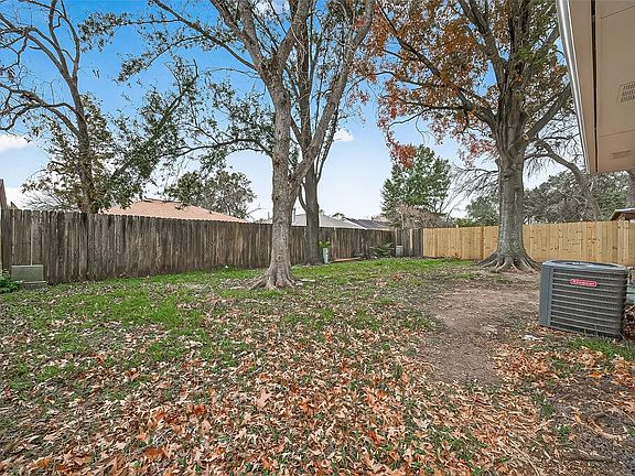 5th image of 16235 La Terra Dr
