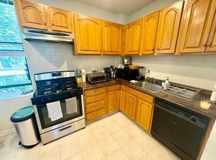 520 Undercliff Ave APT 3, Edgewater, NJ 07020