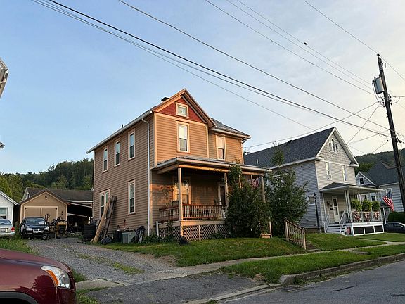 3rd image of 92 Metoxet St