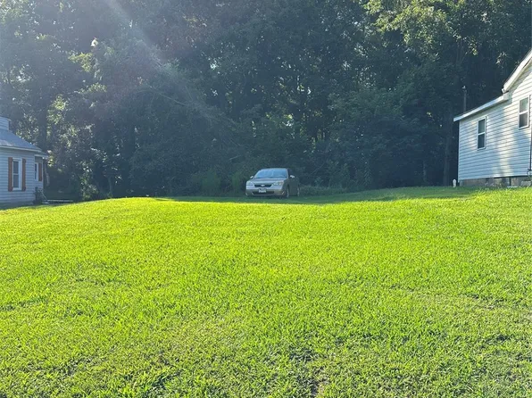 13 Magnolia St, York, SC 29745