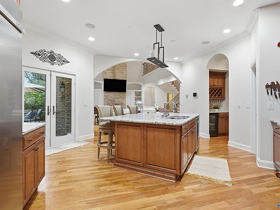 4th image of 3117 Longshadow Way SE