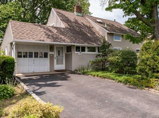 118 Stonecutter Rd, Levittown, NY 11756