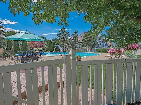 3rd image of 45 Rolling Woods Ln