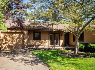 352 Walnut Ln, Mason, OH 45040