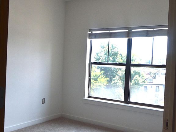 4th image of 1803 Broadway APT 527