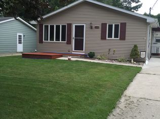 1628 Galax Dr, Manitowoc, WI 54220