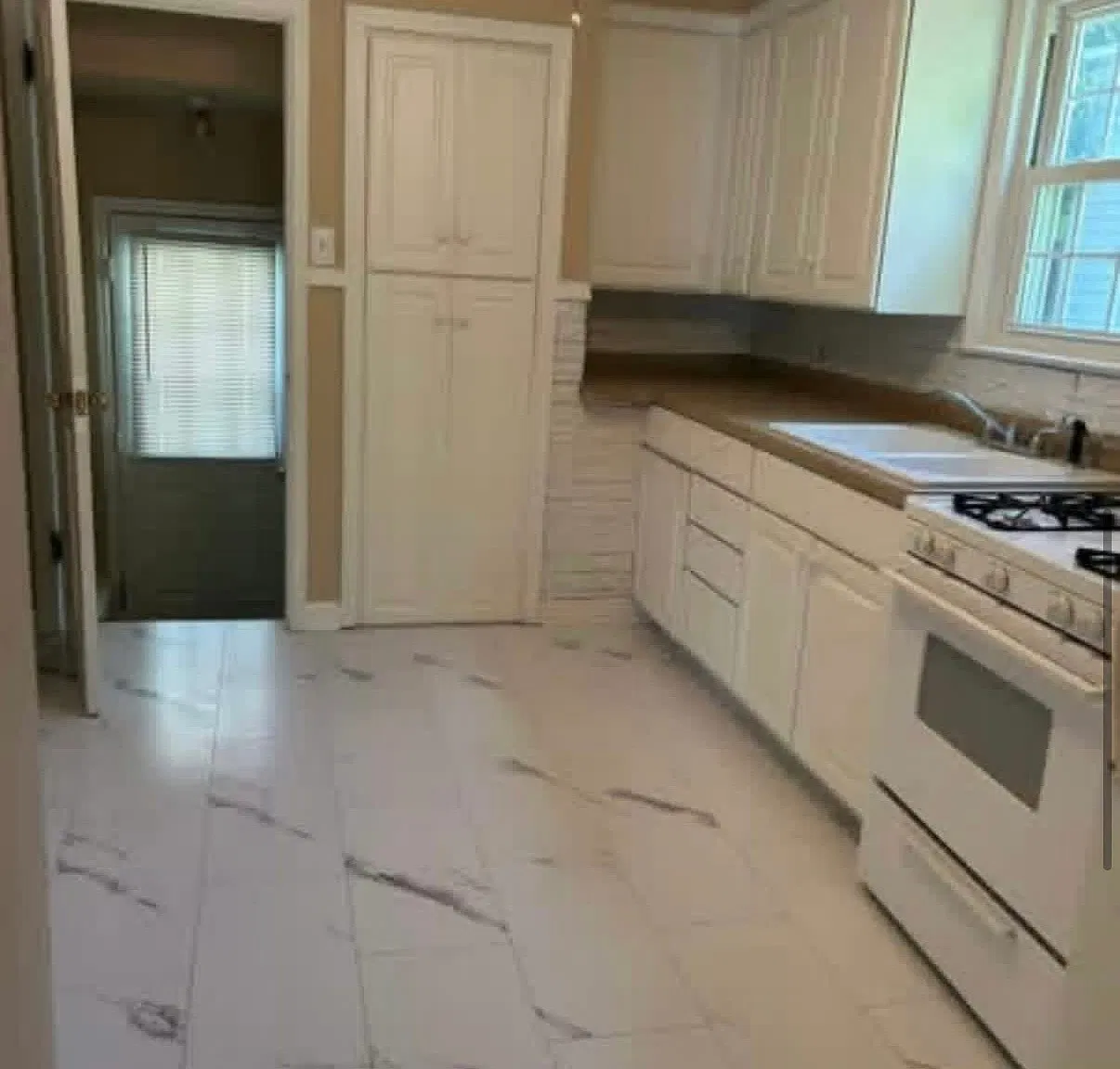 2 bed, 900 sqft, $1,000 — Photo 1