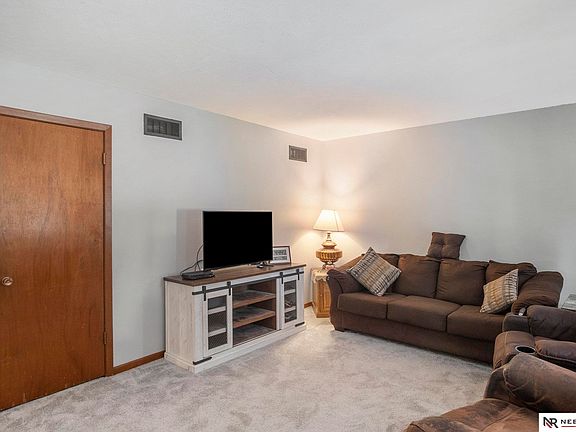 4th image of 5834 Saint Paul Ave