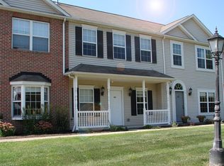 831 Emerald Lake Pkwy, Ravenna, OH 44266