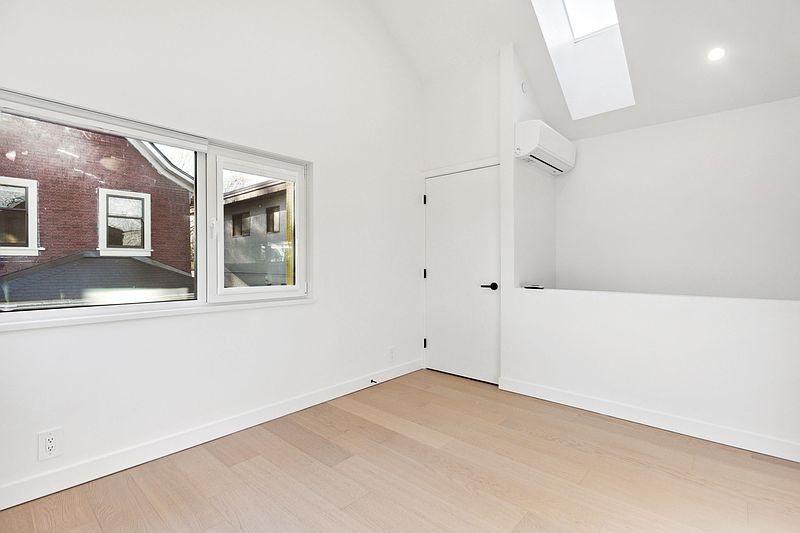 Vancouver House for rent - 3 Bedrooms — photo 21