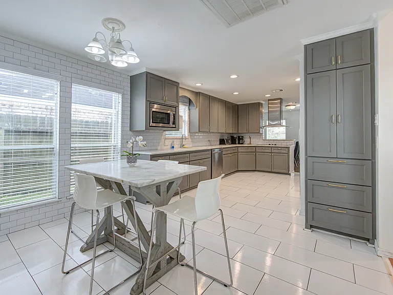 1522 S Kirkwood Rd — Photo 42