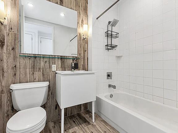 5th image of 50 Murray St APT 309