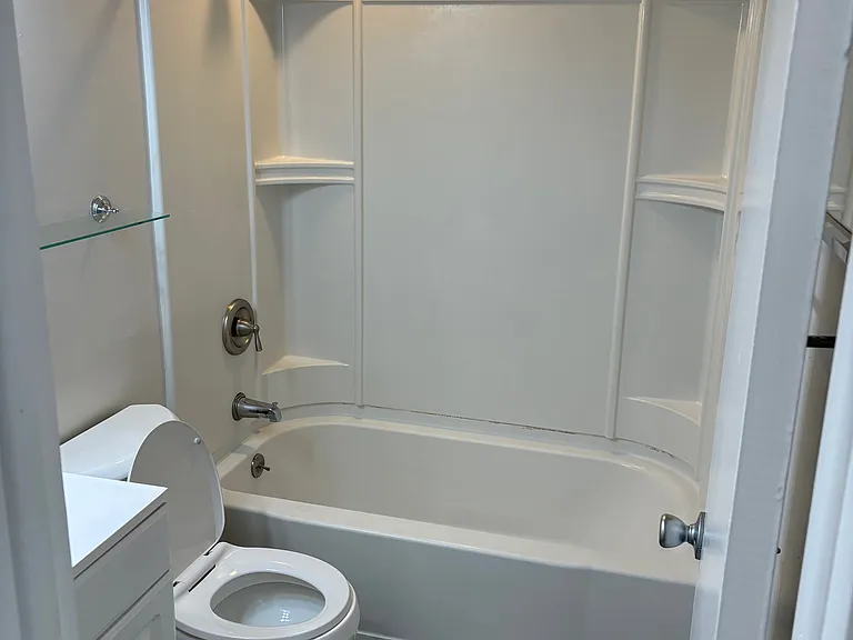 284 Osborn St #1 — Photo 10