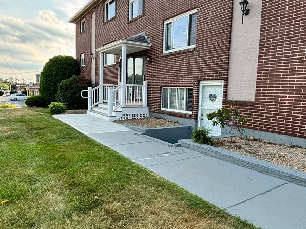 586 Boston Post Rd E, Marlborough, MA