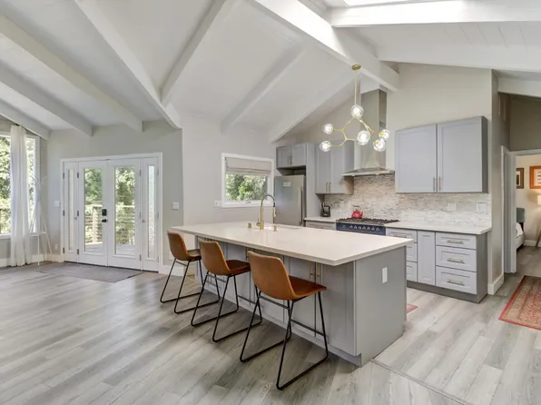 7115 Lakewood Dr, Pollock Pines, CA 95726