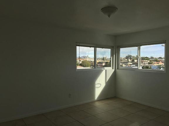 5th image of 3838-3844 Estrella Ave