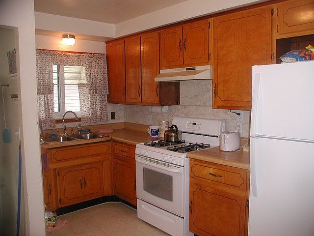 2nd image of 24118 Ames St