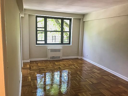 3rd image of 3103 Fairfield Ave APT 4D