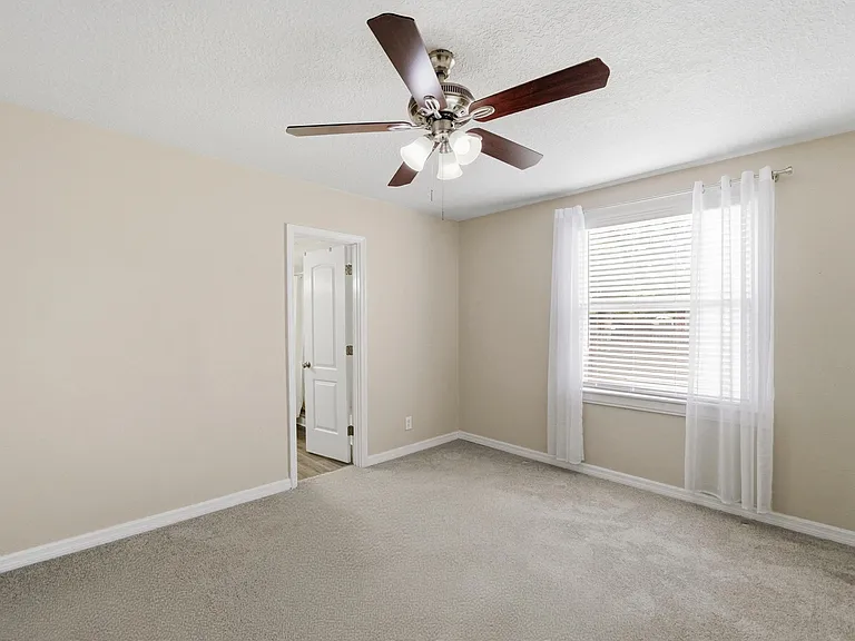 509 Murray Dr — Photo 20