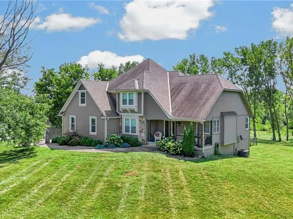 19311 Raffurty St, Pleasant Hill, MO 64080
