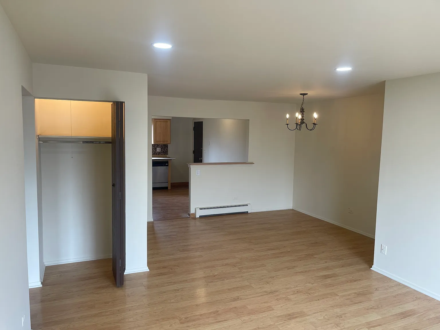 2 bed, 1000 sqft, $1,725 — Photo 1
