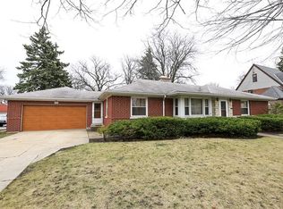 249 N Wolf Rd, Des Plaines, IL 60016