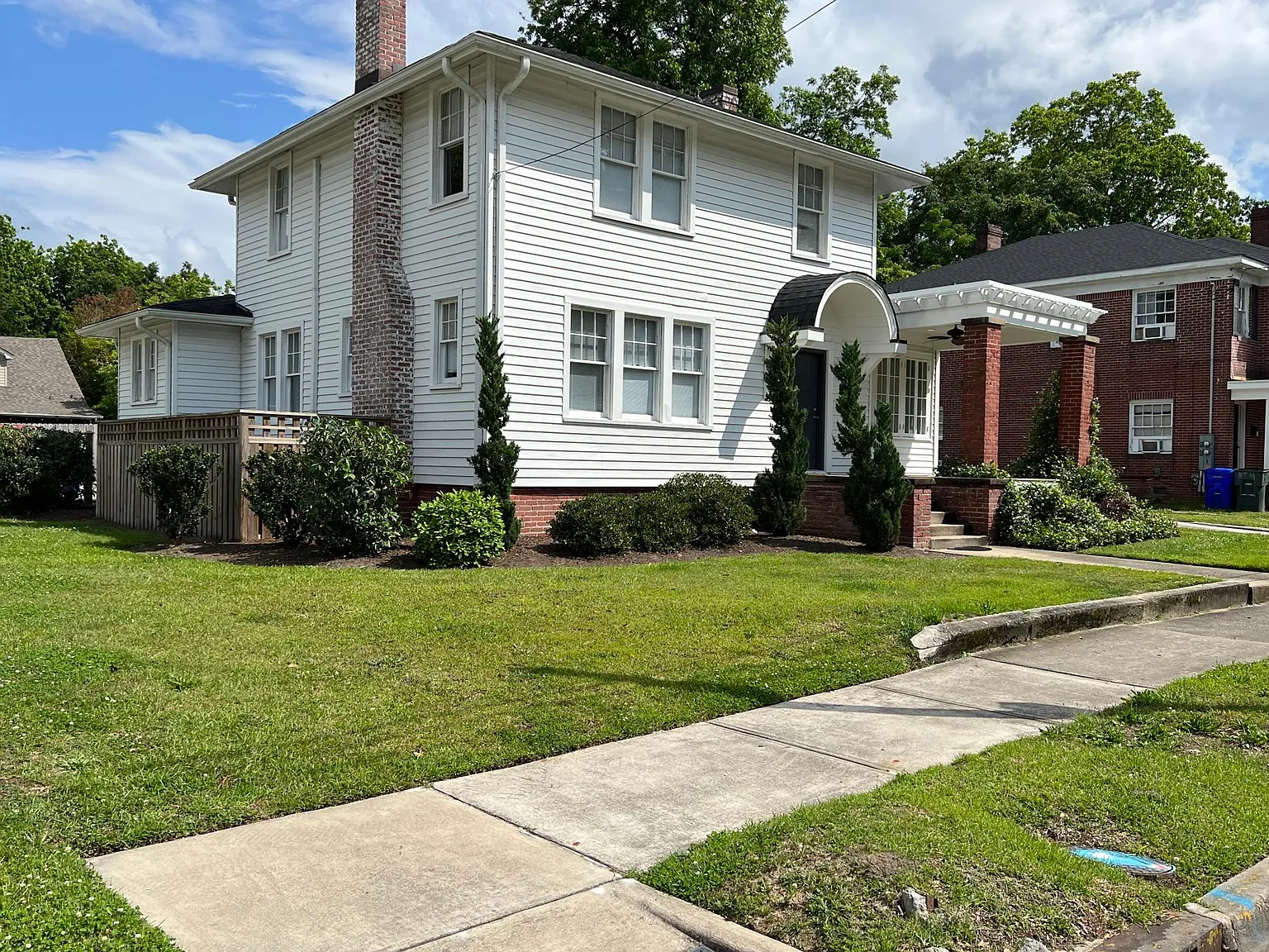 4 bed, 2.5 bath, 2200 sqft, $4,100 — Photo 3