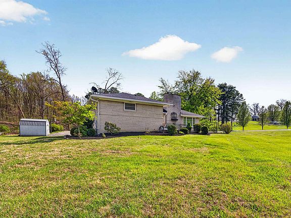 3rd image of 102 Heltonville Rd
