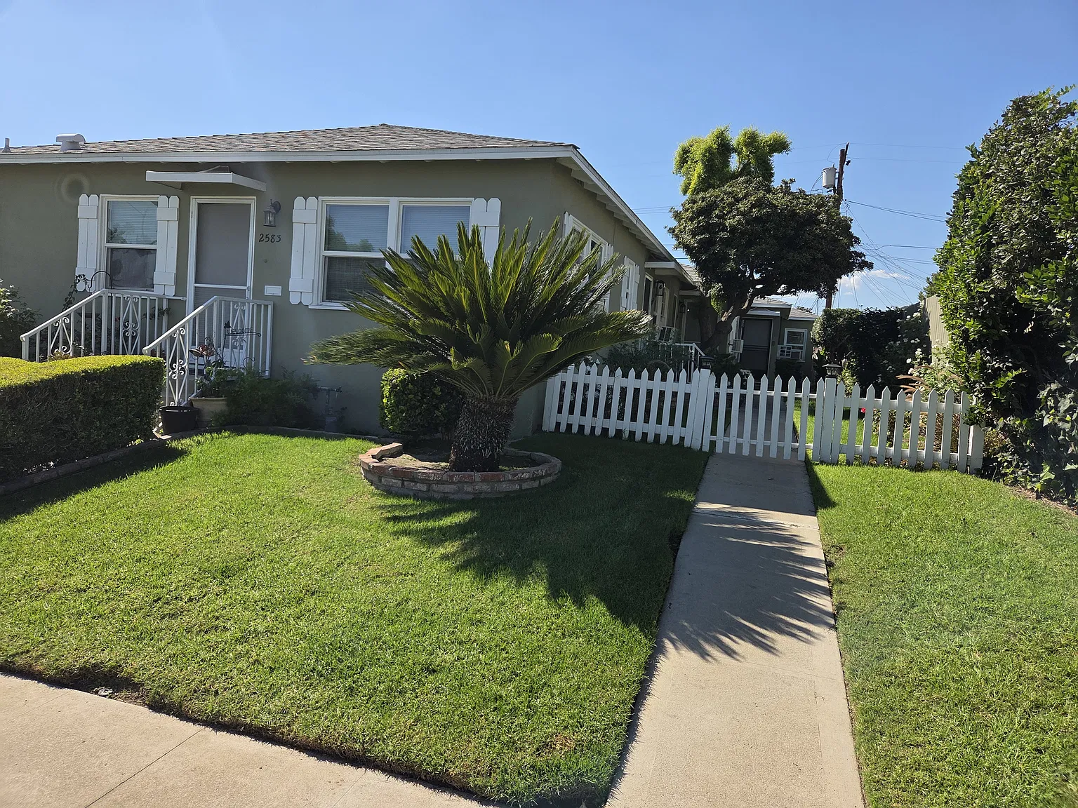 N Brighton St, Burbank — Photo 1