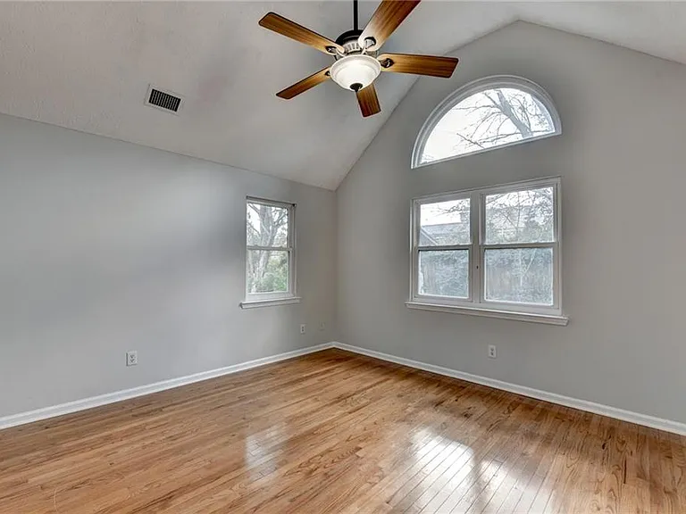1112 Ashbury Dr — Photo 46