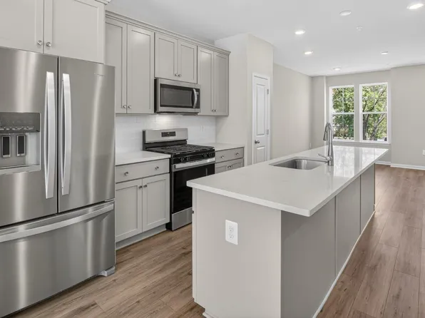 10042 Harper Vale Rd, Montgomery Village, MD 20886