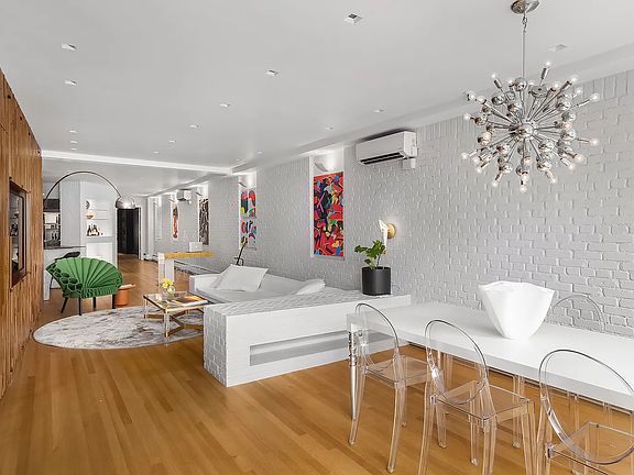 2nd image of 692 Greenwich St APT 3