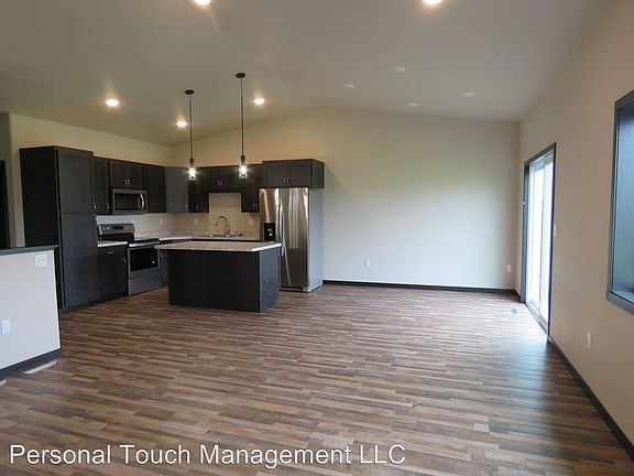 5th image of 1828 44th Ave S