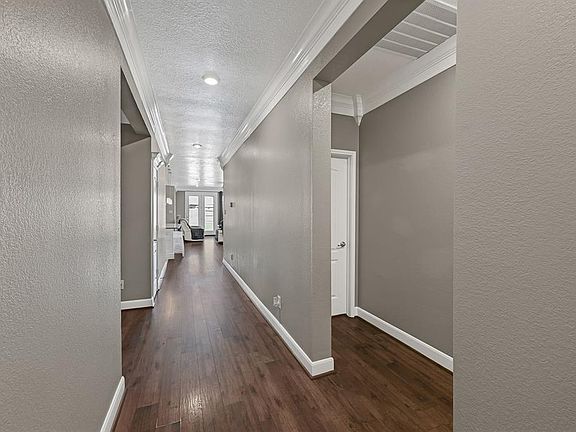 3rd image of 14210 Broad Cypress Court