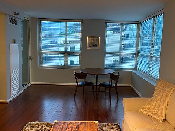 2nd image of 345 N La Salle Dr APT 1605