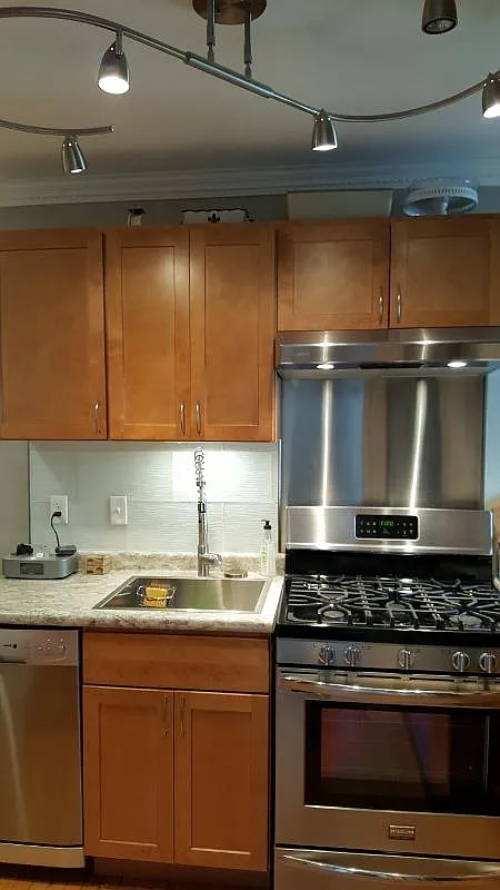 2 bed, 1000 sqft, $2,325 — Photo 3