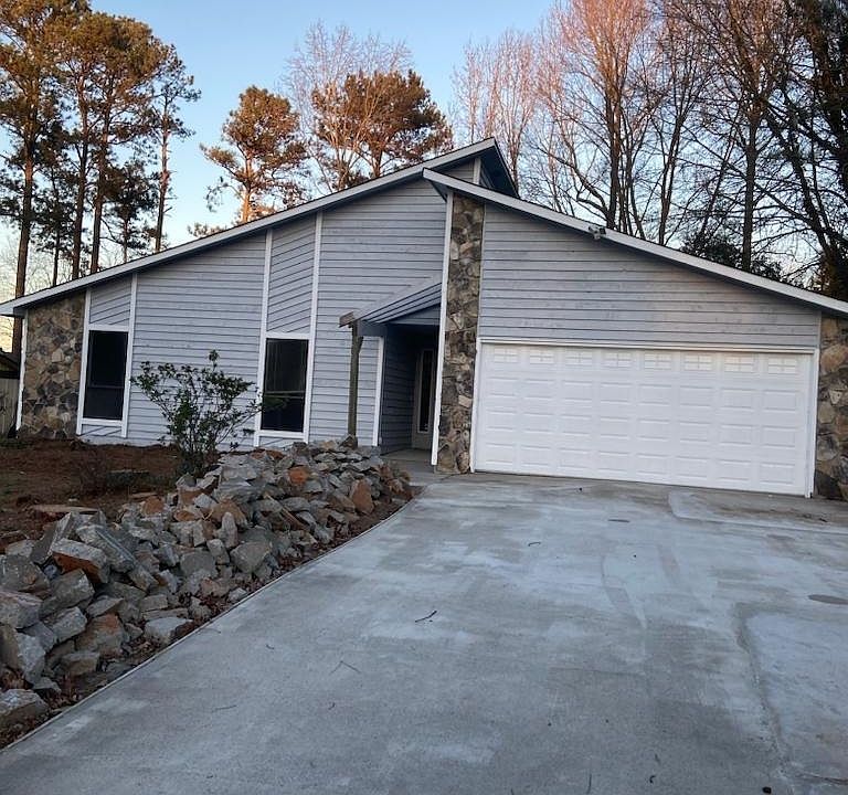 1085 Park Forest Dr, Lilburn, GA 30047 Zillow